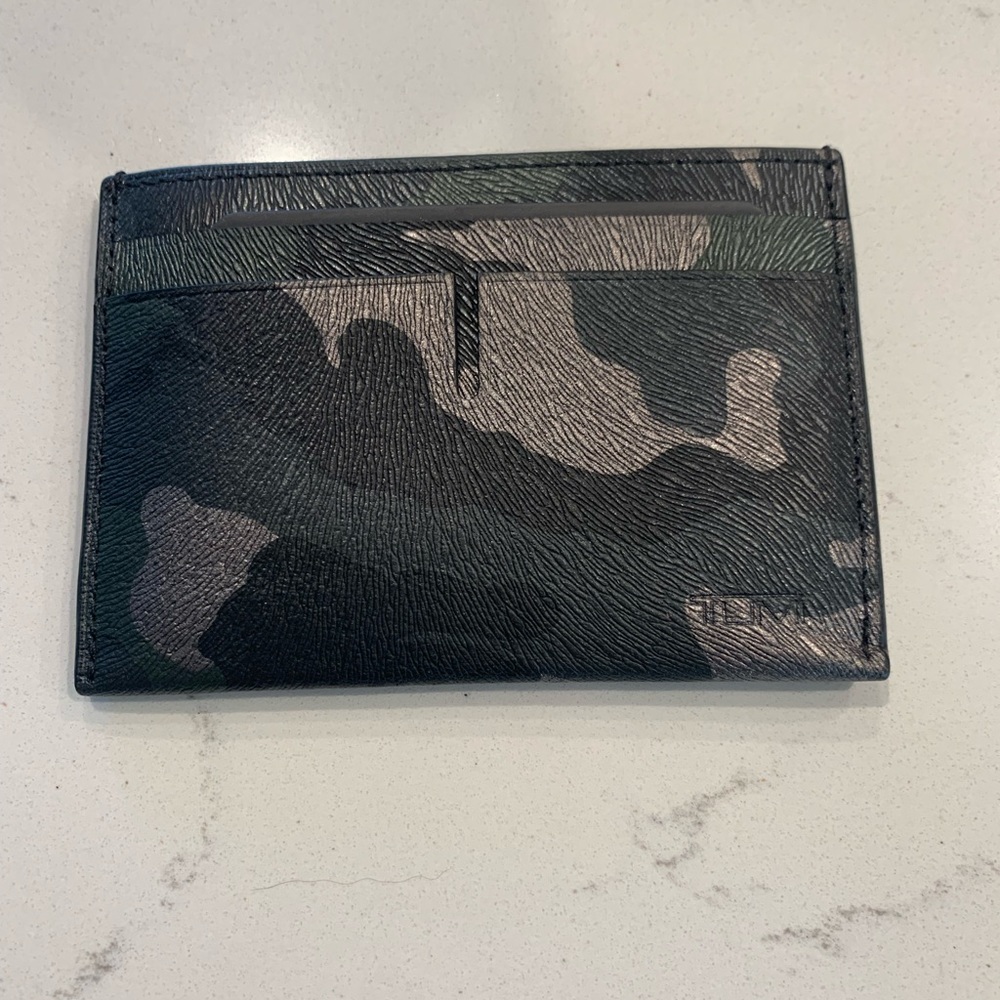 Tumi slim card case